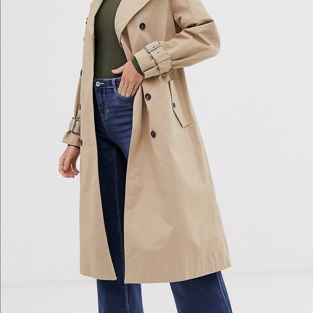 NWT, khaki/tan colored trench coat. Size 8